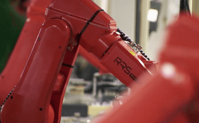 จีนใช้หุ่นยนต์แทนแรงงาน
