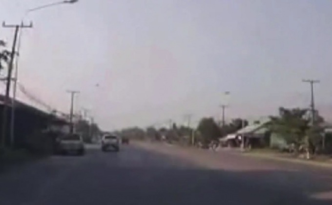 คลิปรถกระบะซิ่ง ชน จยย.คนขับเสียชีวิต