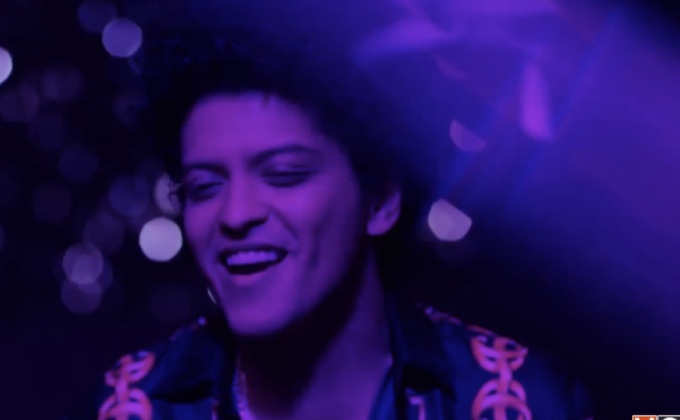 Bruno Mars อวด MV Versace on the Floor สวย-เซ็กซี่-โรแมนติก