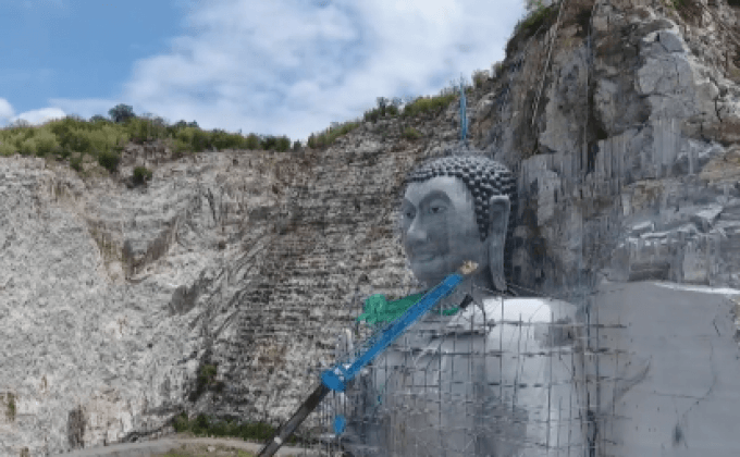 แจงแกะสลักพระใหญ่ที่อู่ทองขอถูกต้อง