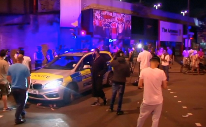 ชายขับรถพุ่งชนคนในลอนดอน เจ็บหลายราย