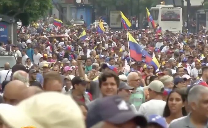 ชาวเวเนฯ นัดชุมนุมใหญ่ขับไล่ ปธน.