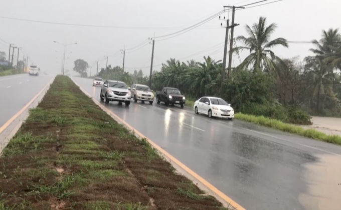 น้ำท่วมถนนสายหลัก จ. กาฬสินธุ์ คลี่คลาย