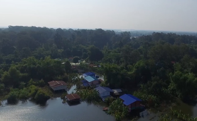 น้ำท่วมขังเริ่มเน่าเหม็น จ.ชัยนาท