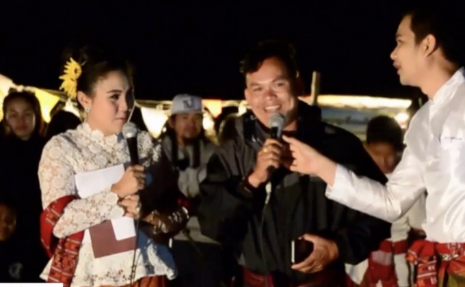 ชาวโขงเจียม จัดแข่งชวนไก่ขันรับตะวันใหม่