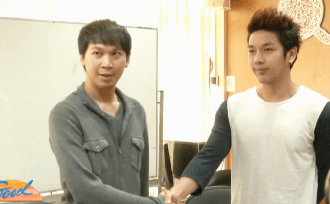 ตรวจสอบคลิป “รถกระบะ” ถอยชน “เก๋ง” ผิดทั้งคู่