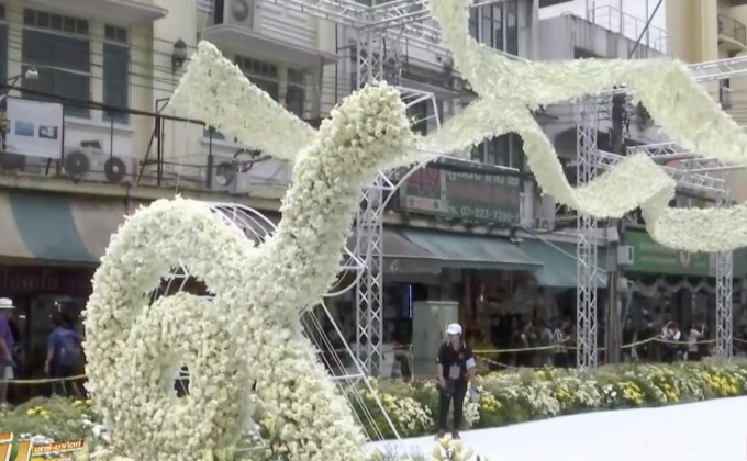 “ถนนดอกไม้ เพื่อพ่อ” เปิดให้ประชาชนเข้าชมแล้ว 