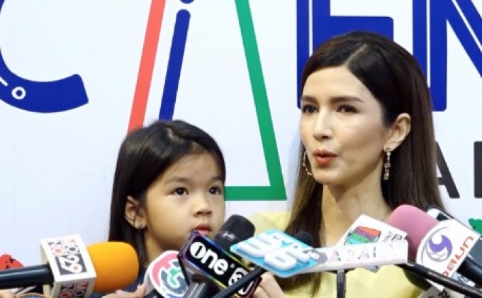 “โบว์ แวนดา” เคลียร์ดราม่าใช้สิทธิพิเศษพา “มะลิ” เจอ “ลิซ่า”