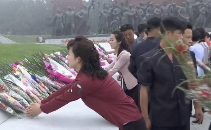 ชาวเกาหลีเหนือฉลองวันก่อตั้งประเทศ