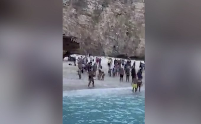 หน้าผาถล่มชายหาดดังในกรีซ บาดเจ็บ 7 คน