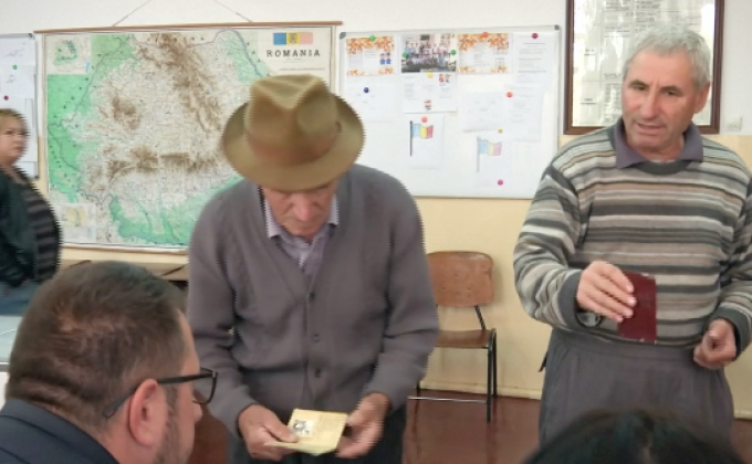 ชาวโรมาเนียเมินแก้กฎหมายแต่งงาน