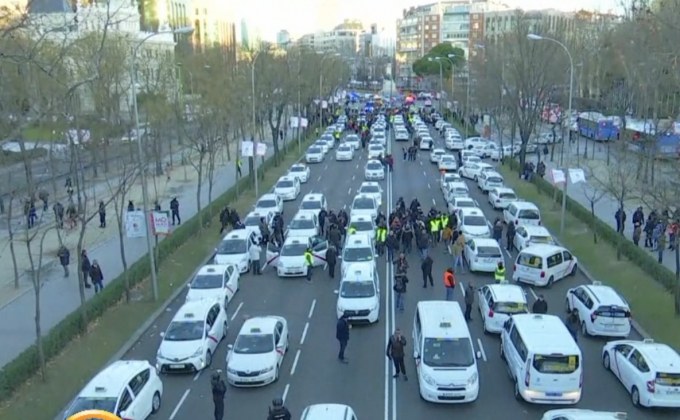 ​แท็กซี่สเปนประท้วง Uber ร้องบริการไม่เป็นธรรม