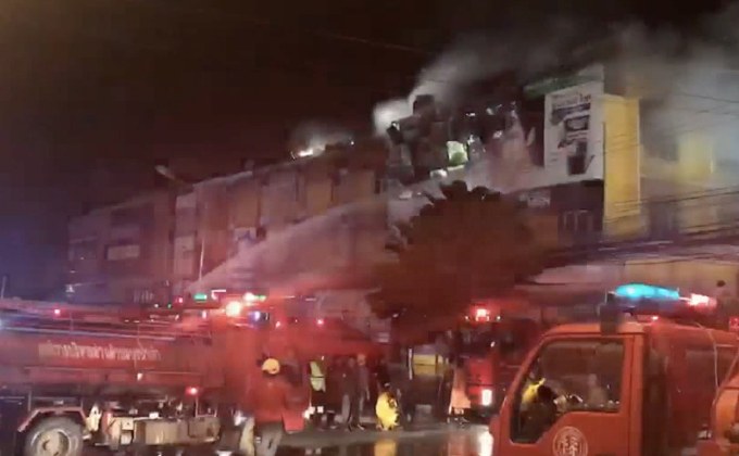 ไฟไหม้ห้างสรรพสินค้า จ.เพชรบูรณ์