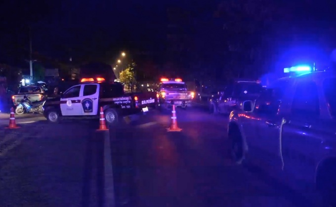 รถพ่วง 22 ล้อ พุ่งชนทะลุบ้านพังเสียหายทั้งหลัง