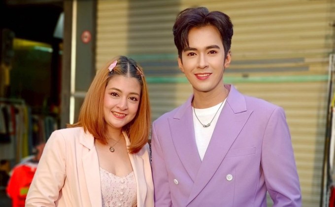 ฟิวส์-ตรี แท็กทีมน้องๆ จาก LUNALA เสิร์ฟความมันส์ สร้างสีสันให้ตลาด จตุจักร ชลบุรี