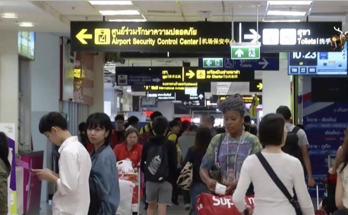 เชียงใหม่ยกเลิกเที่ยวบินสิ้นปี 54 เที่ยว หนีโคมลอย